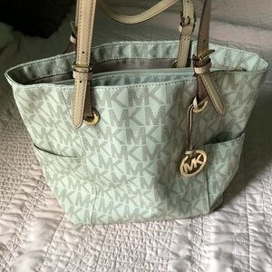MK purse in good condition